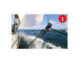 Le fonctionnement poulie est visible sur ce voilier naviguant sur une mer agitée. Les cordages tirent la voile blanche.